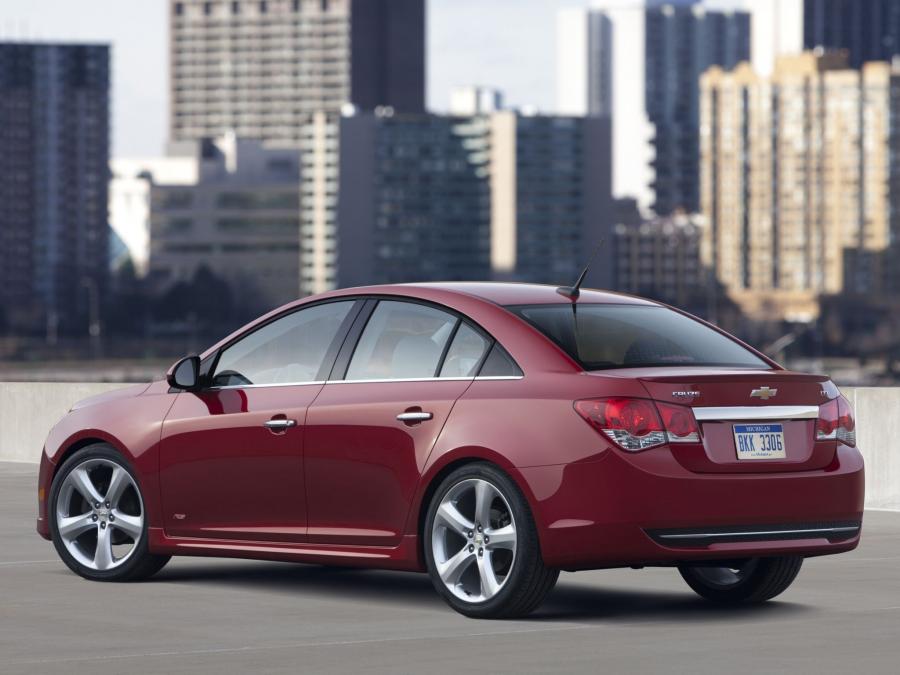  Chevrolet Cruze RS 2010 года  (фото 11 из 14)